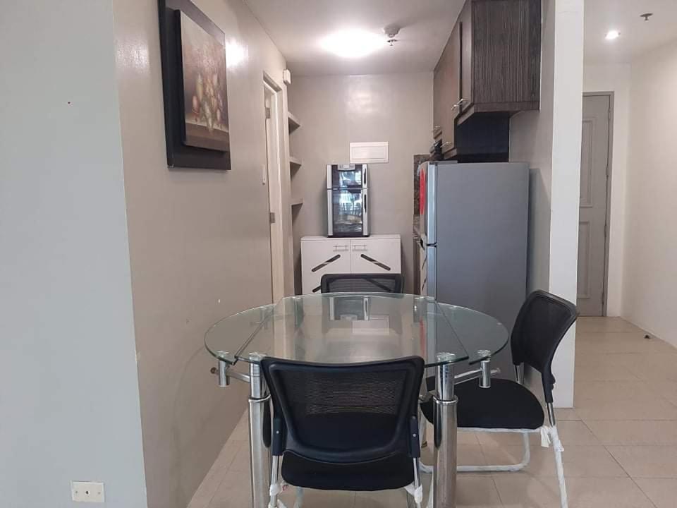 Spacious 2 Bedroom Unit With Pool มะนิลา ภายนอก รูปภาพ